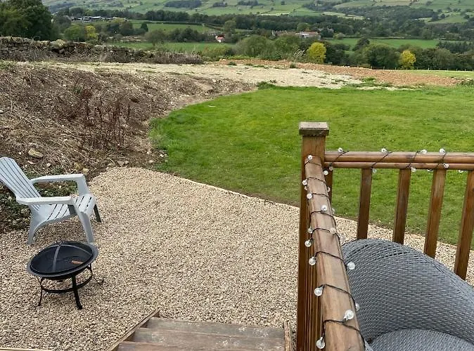 Chalet Oakley View Shepherds Hut With Hot Tub