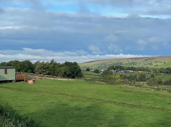 Oakley View Shepherds Hut With Hot Tub Chalet Whitby