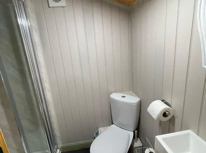 Chalet Oakley View Shepherds Hut With Hot Tub