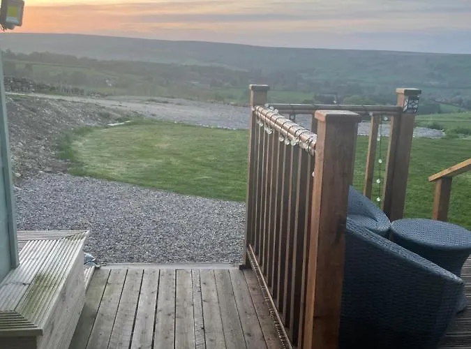 Oakley View Shepherds Hut With Hot Tub Whitby
