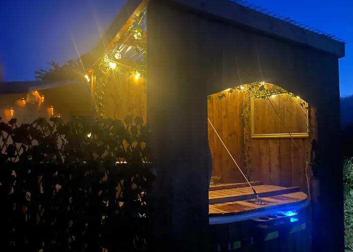 Oakley View Shepherds Hut With Hot Tub Chalet Whitby