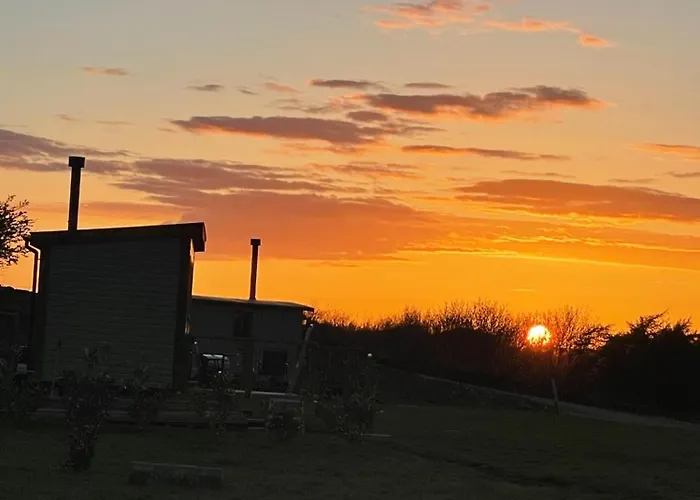 Chalet Oakley View Shepherds Hut With Hot Tub Whitby