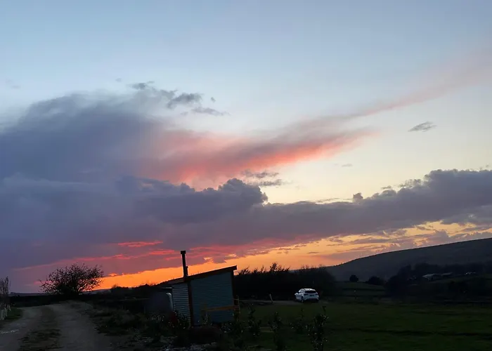 Chalet Oakley View Shepherds Hut With Hot Tub