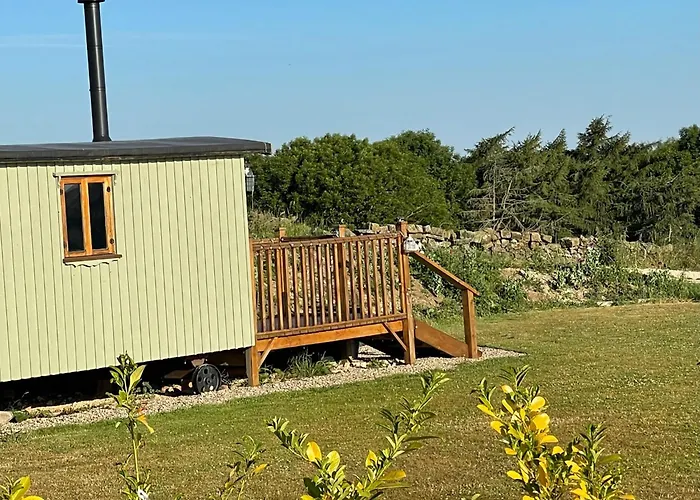 Chalet Oakley View Shepherds Hut With Hot Tub