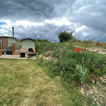 Oakley View Shepherds Hut With Hot Tub * 惠特比